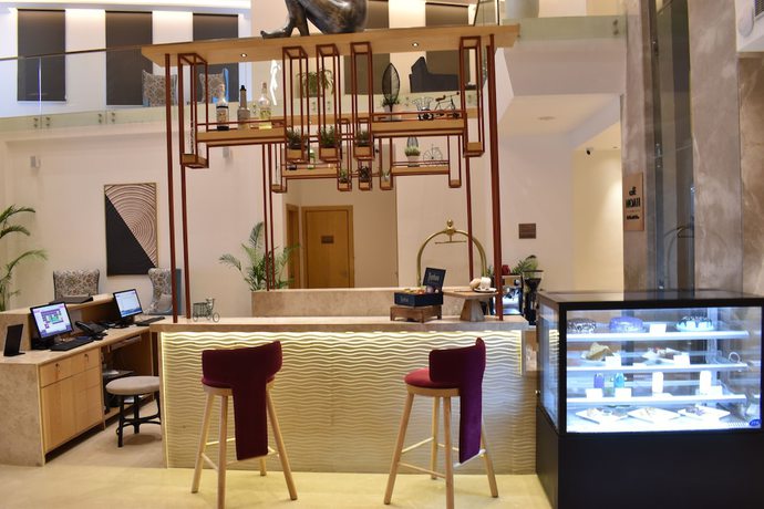 Imagen de los interiores del Hotel Ramada by Wyndham Katra Station Road. Foto 13
