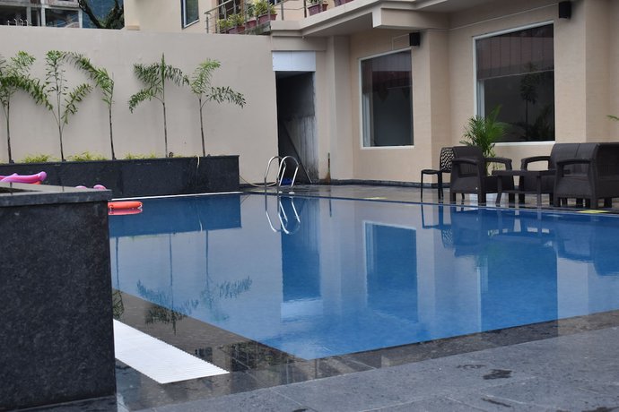 Imagen de la piscina del Hotel Ramada by Wyndham Katra Station Road. Foto 20