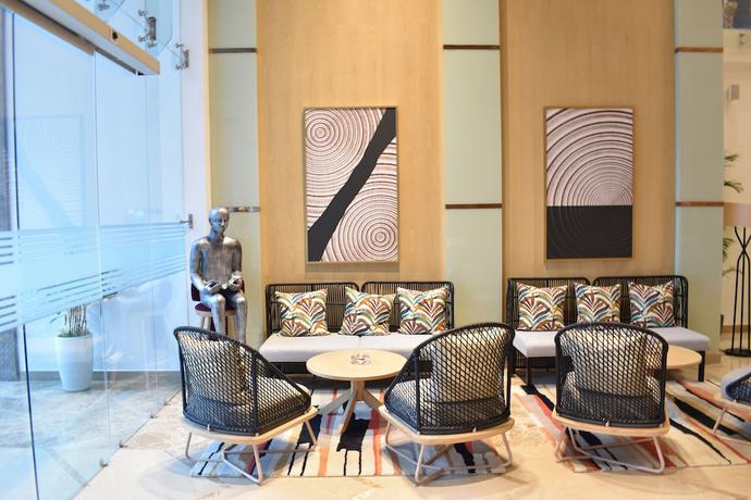 Imagen de los interiores del Hotel Ramada by Wyndham Katra Station Road. Foto 15