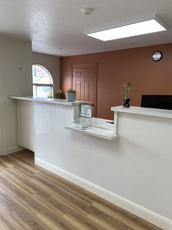 Imagen de los interiores del Hotel Ramada by Wyndham La Verkin Zion National Park. Foto 16