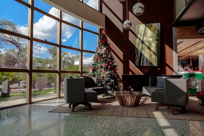 Imagen de los interiores del Hotel Ramada by Wyndham Lagoa Santa INTL Airport Belo Horizonte. Foto 19