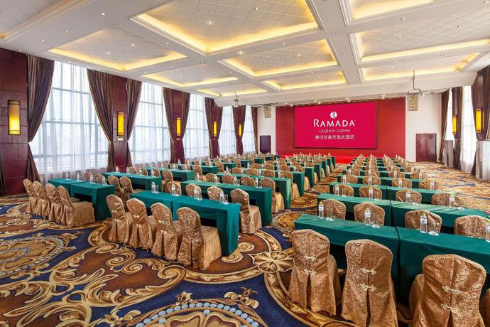 Imagen de los interiores del Hotel Ramada by Wyndham Liuzhou Luzhai. Foto 11