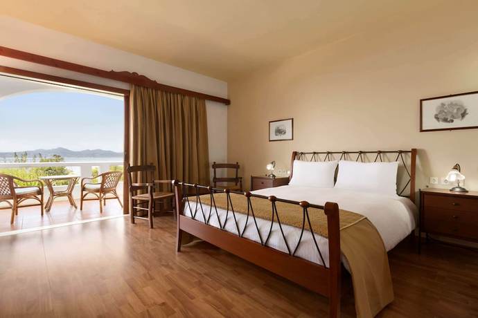 Imagen de la habitación del Hotel Ramada by Wyndham Loutraki Poseidon Resort. Foto 7