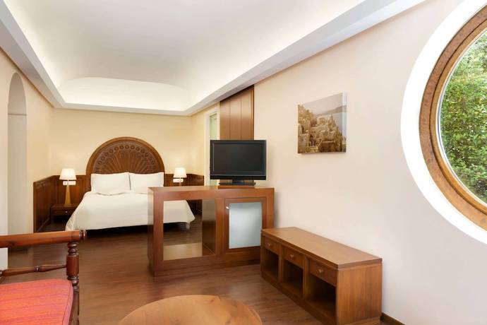 Imagen de la habitación del Hotel Ramada by Wyndham Loutraki Poseidon Resort. Foto 8