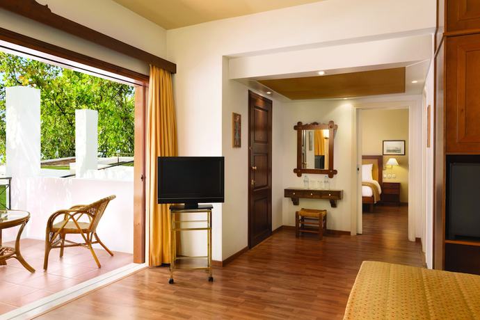 Imagen de la habitación del Hotel Ramada by Wyndham Loutraki Poseidon Resort. Foto 12