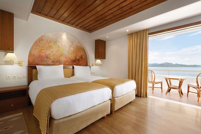 Imagen de la habitación del Hotel Ramada by Wyndham Loutraki Poseidon Resort. Foto 14
