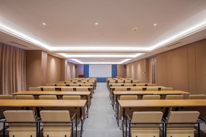 Imagen de los interiores del Hotel Ramada by Wyndham Luoyang Downtown. Foto 13