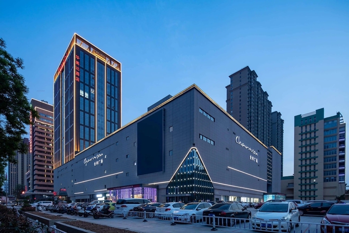 Imagen general del Hotel Ramada by Wyndham Luoyang Downtown. Foto 2