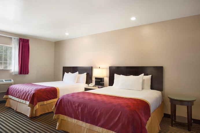 Imagen de la habitación del Hotel Ramada by Wyndham Marina del Rey. Foto 9