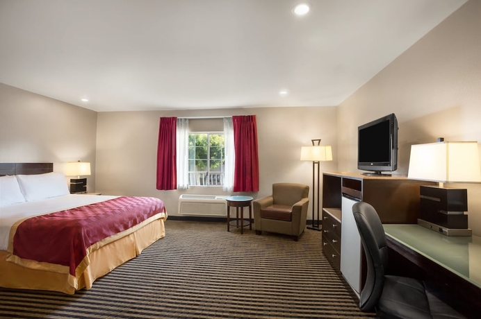 Imagen de la habitación del Hotel Ramada by Wyndham Marina del Rey. Foto 10