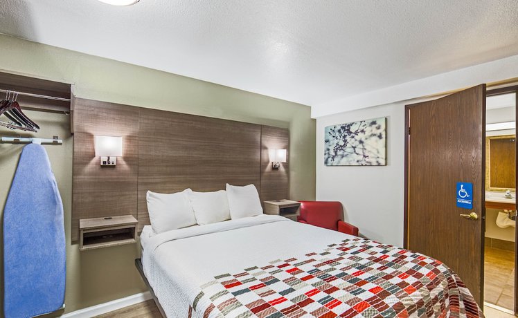 Imagen de la habitación del Hotel Ramada by Wyndham Medford Airport North. Foto 2
