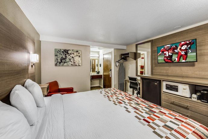 Imagen de la habitación del Hotel Ramada by Wyndham Medford Airport North. Foto 10