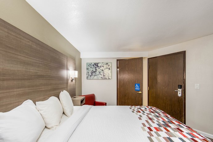 Imagen de la habitación del Hotel Ramada by Wyndham Medford Airport North. Foto 13