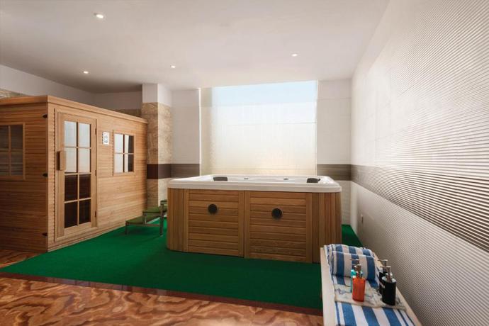 Imagen general del Hotel Ramada by Wyndham Neemrana. Foto 1