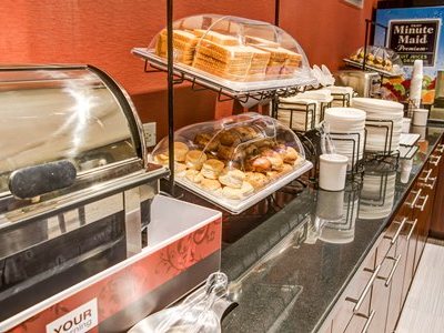 Imagen del bar/restaurante del Hotel Ramada by Wyndham New York Times Square West. Foto 2