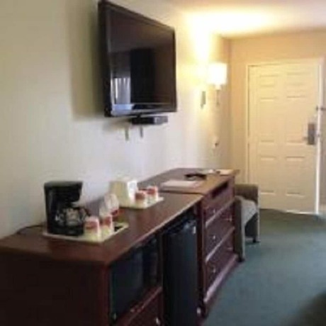 Imagen de la habitación del Hotel Ramada by Wyndham Oceanside. Foto 5