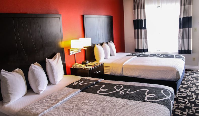 Imagen de la habitación del Hotel Ramada by Wyndham Oceanside. Foto 8