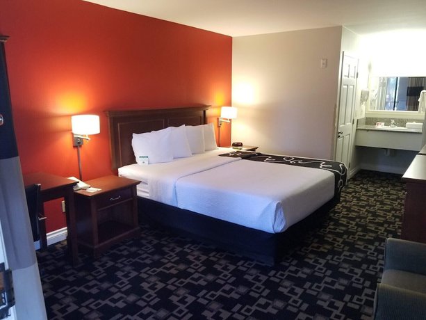 Imagen de la habitación del Hotel Ramada by Wyndham Oceanside. Foto 9