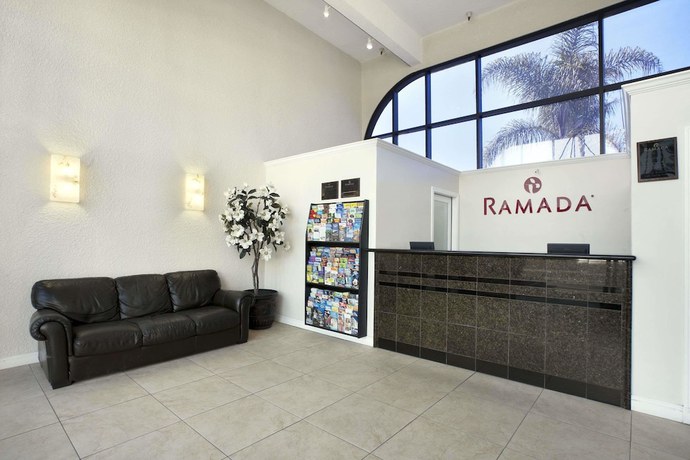 Imagen de los interiores del Hotel Ramada by Wyndham Oceanside. Foto 20
