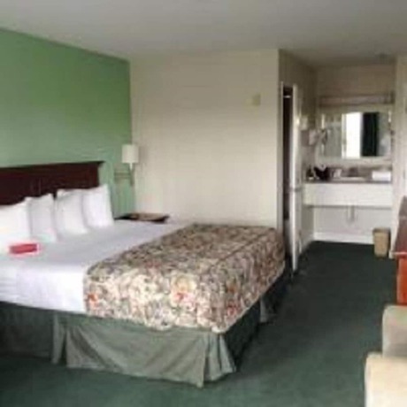Imagen de la habitación del Hotel Ramada by Wyndham Oceanside. Foto 12