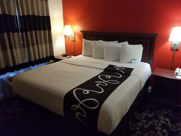 Imagen de la habitación del Hotel Ramada by Wyndham Oceanside. Foto 14