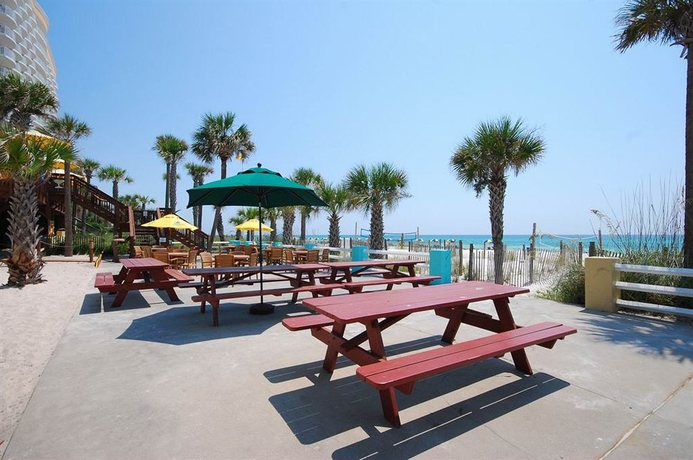 Imagen de los exteriores del Hotel Ramada by Wyndham Panama City Beach / Beachfront. Foto 6