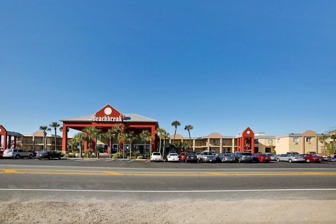 Imagen de los exteriores del Hotel Ramada by Wyndham Panama City Beach / Beachfront. Foto 7