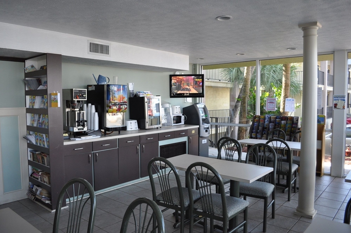 Imagen del bar/restaurante del Hotel Ramada by Wyndham Panama City Beach / Beachfront. Foto 1