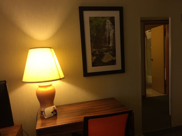 Imagen de la habitación del Hotel Ramada by Wyndham Portland Airport. Foto 2