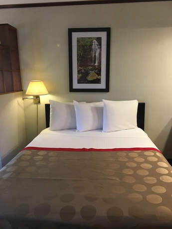 Imagen de la habitación del Hotel Ramada by Wyndham Portland Airport. Foto 8