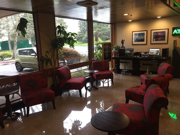 Imagen de los interiores del Hotel Ramada by Wyndham Portland Airport. Foto 19
