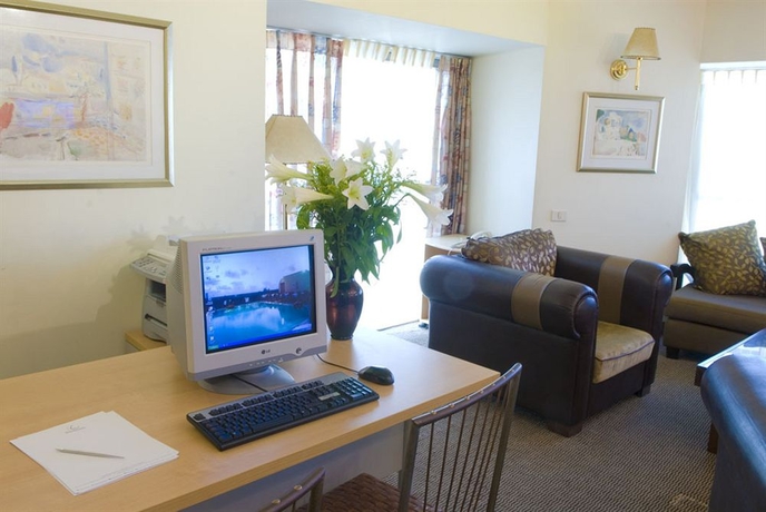 Imagen de los interiores del Hotel Ramada by Wyndham Ramat Gan. Foto 8