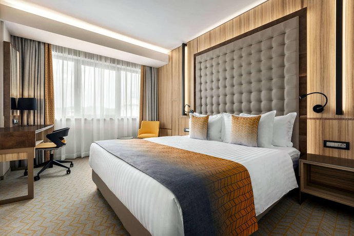 Imagen de la habitación del Hotel Ramada by Wyndham Ramnicu Valcea. Foto 10