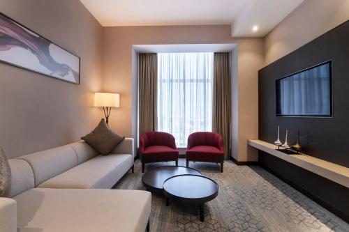 Imagen de la habitación del Hotel Ramada by Wyndham Riyadh King Fahd Road. Foto 17