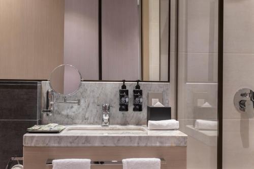 Imagen de la habitación del Hotel Ramada by Wyndham Riyadh King Fahd Road. Foto 18