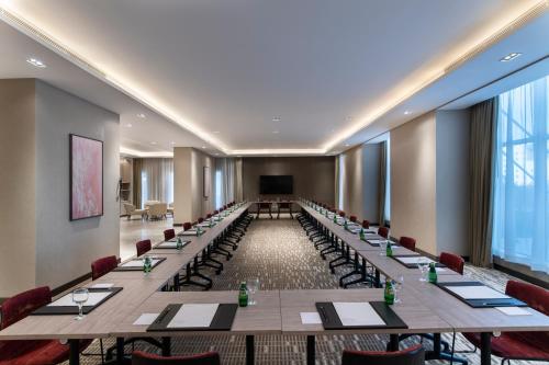 Imagen general del Hotel Ramada by Wyndham Riyadh King Fahd Road. Foto 4