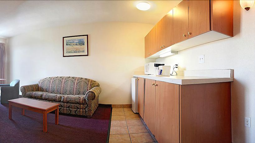 Imagen de la habitación del Hotel Ramada by Wyndham SeaTac Airport. Foto 2