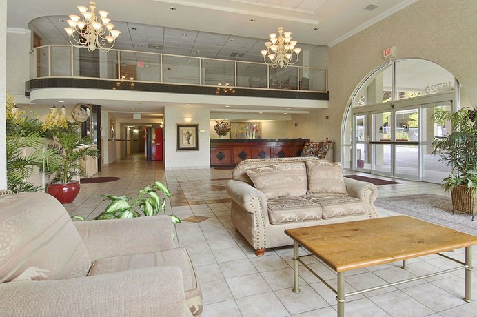 Imagen de los interiores del Hotel Ramada by Wyndham SeaTac Airport. Foto 16