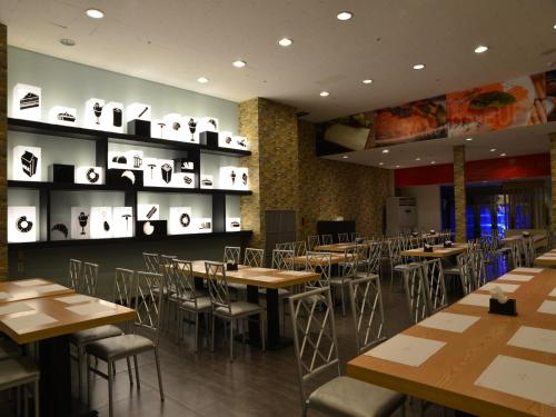 Imagen del bar/restaurante del Hotel Ramada by Wyndham Songdo. Foto 5