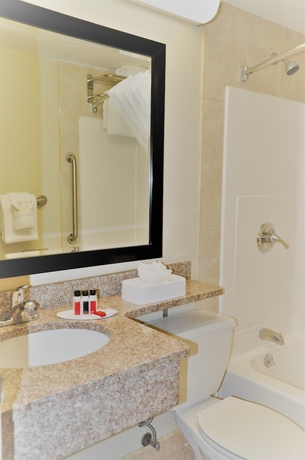 Imagen de la habitación del Hotel Ramada by Wyndham Staten Island. Foto 3