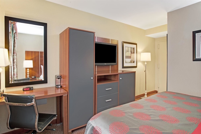 Imagen de la habitación del Hotel Ramada by Wyndham Staten Island. Foto 12