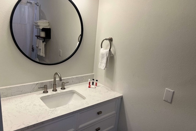 Imagen de la habitación del Hotel Ramada by Wyndham Studio Suites Dothan. Foto 12