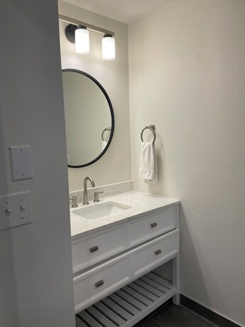 Imagen de la habitación del Hotel Ramada by Wyndham Studio Suites Dothan. Foto 17