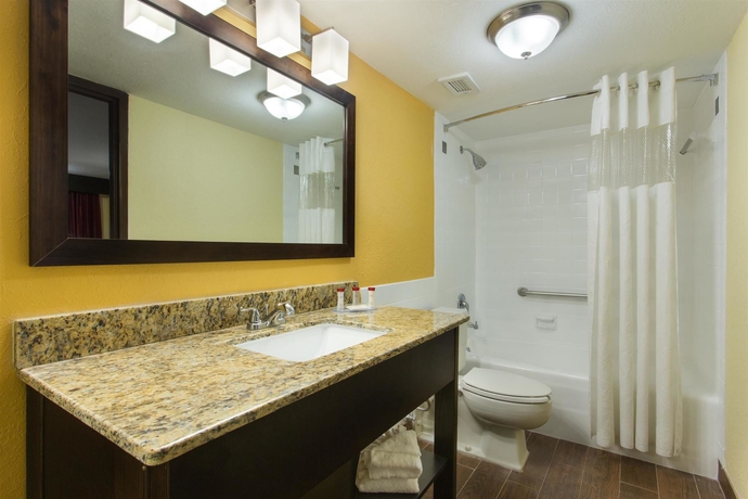 Imagen de la habitación del Hotel Ramada by Wyndham Tampa Westshore Airport South. Foto 4