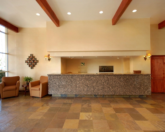 Imagen de los interiores del Hotel Ramada by Wyndham Tempe Near ASU. Foto 9