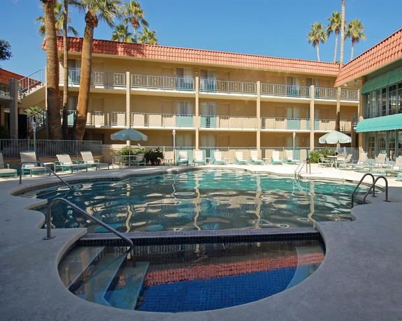 Imagen de la piscina del Hotel Ramada by Wyndham Tempe Near ASU. Foto 12