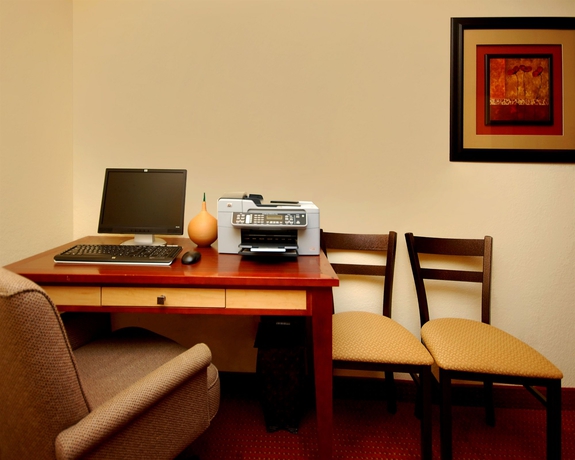 Imagen de los interiores del Hotel Ramada by Wyndham Tempe Near ASU. Foto 11