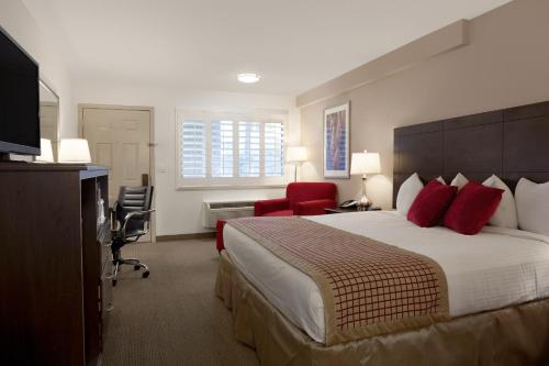 Imagen de la habitación del Hotel Ramada by Wyndham Tempe/At Arizona Mills Mall. Foto 6
