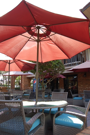 Imagen de los exteriores del Hotel Ramada by Wyndham Temple Terrace/Tampa North. Foto 6