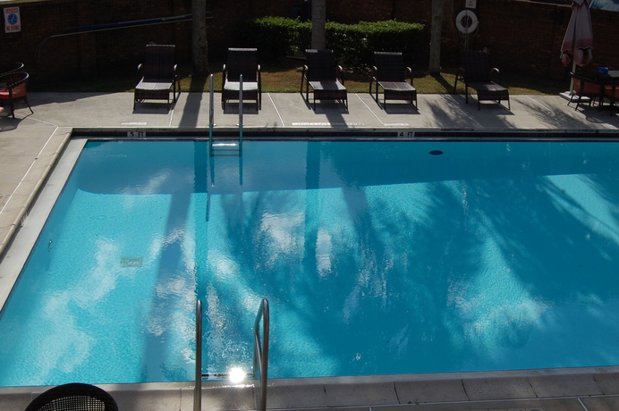 Imagen de la piscina del Hotel Ramada by Wyndham Temple Terrace/Tampa North. Foto 15